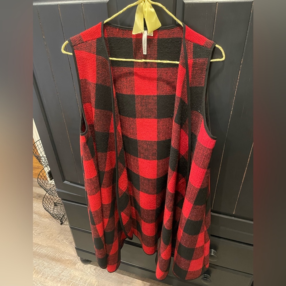 Boutique buffalo plaid cardigan vest